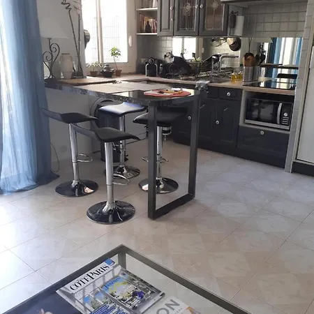 Studio Terrasse Proche Palais Des Festivals Apartment *